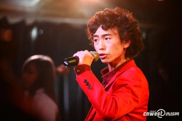 庞麦郎：至今未系统学习过音乐，需要提升的是创作再谨慎些